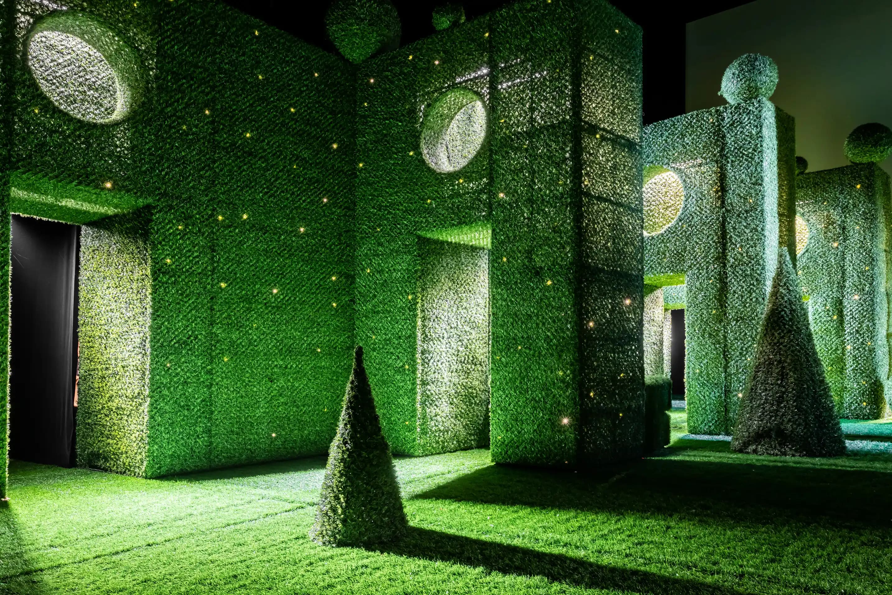 Калифорнийская изгородь на объекте — фото 3